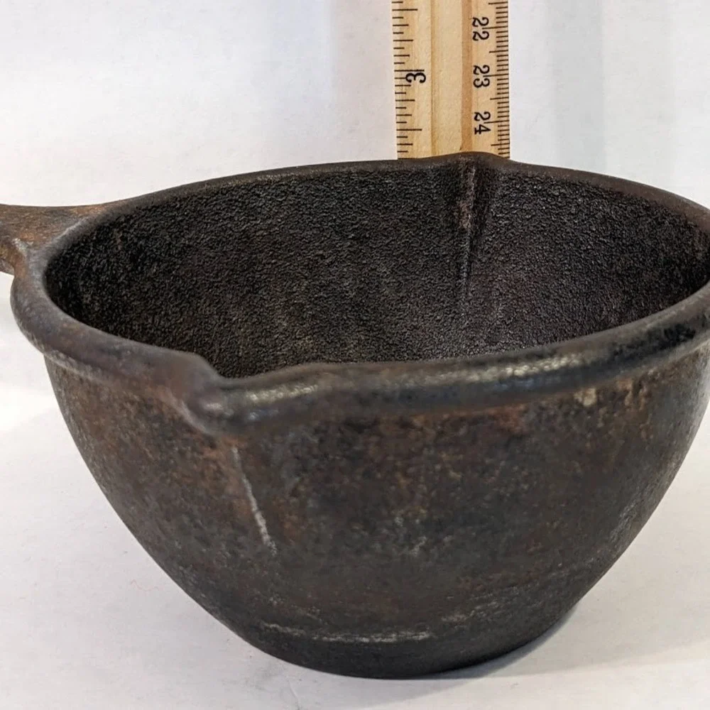 Vintage Lodge Cast Iron Melting Pot Dual Spout Butter Warmer 2 Cup USA